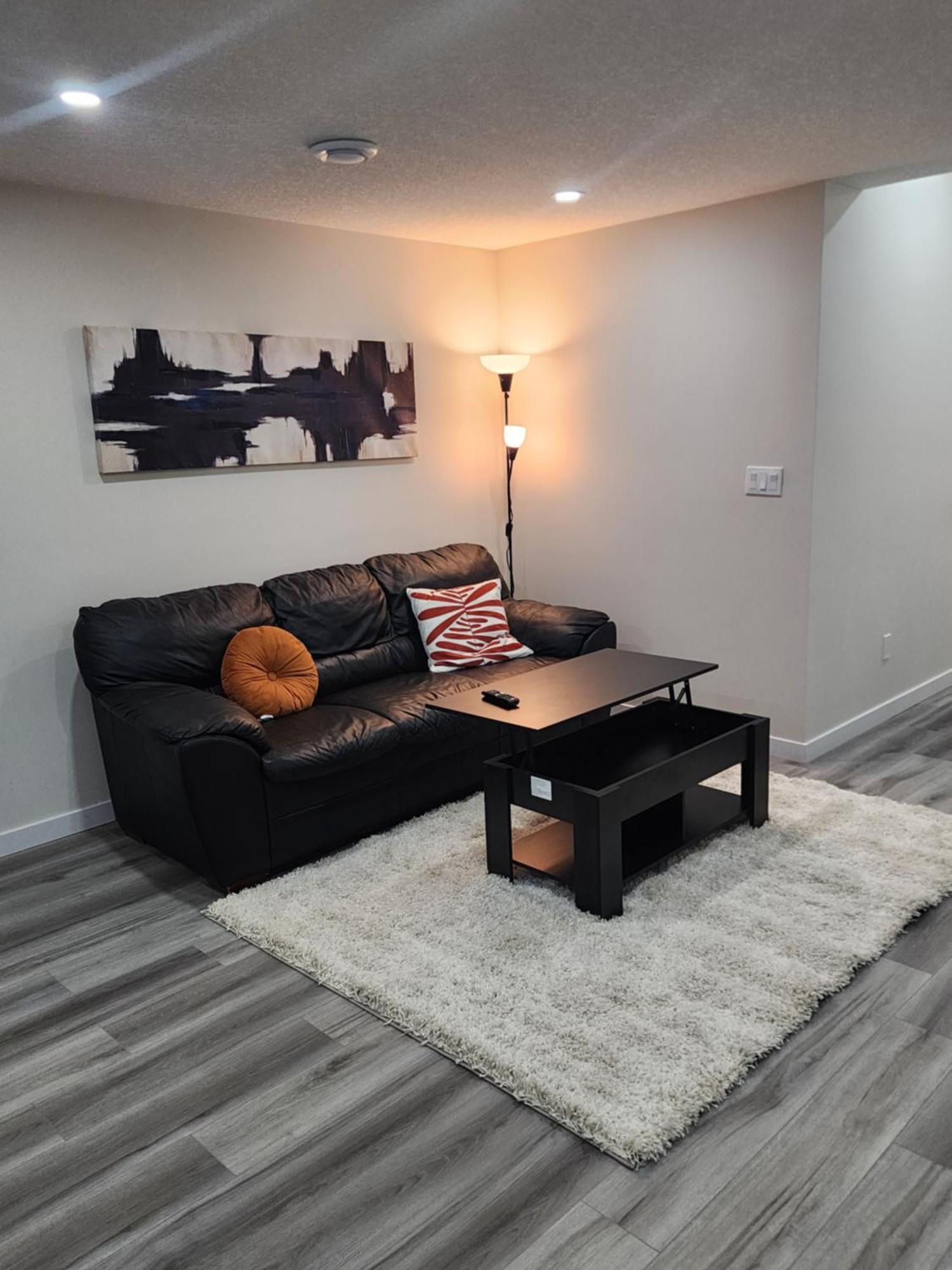 شقة Trendy 2-Bed Oasis Awaits! YYC المظهر الخارجي الصورة